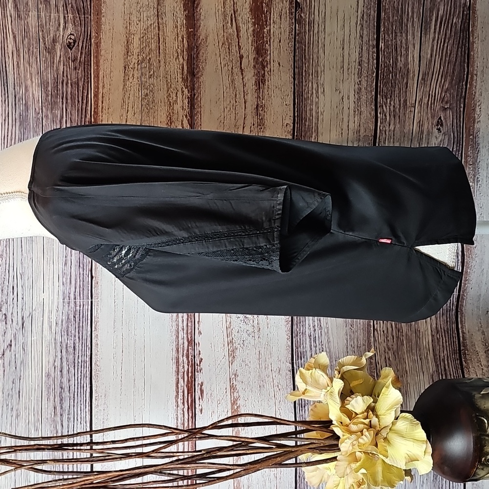 NEW LEVI'S BLACK SHORT DOLMAN SLEEVE LACE INSET PULLOVER TOP BLOUSE - Picture 8 of 14